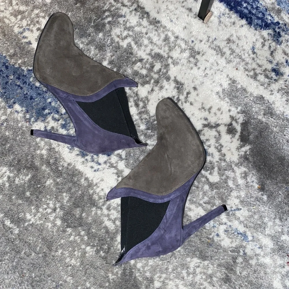 Vera Gamma Suede Ankle Boot - Picture 5 of 10
